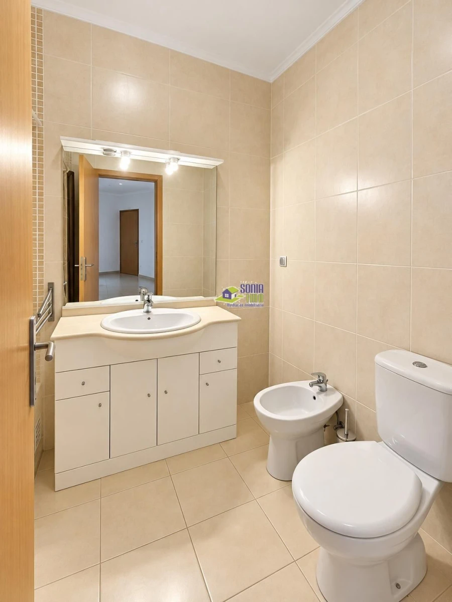 Apartamento T2 para Venda em Armação de Pera Foto 18