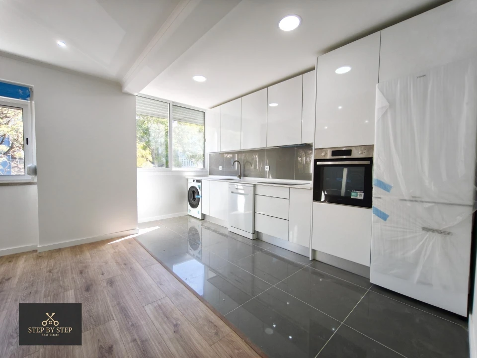 Apartamento T2 para Venda em Venteira Foto 10