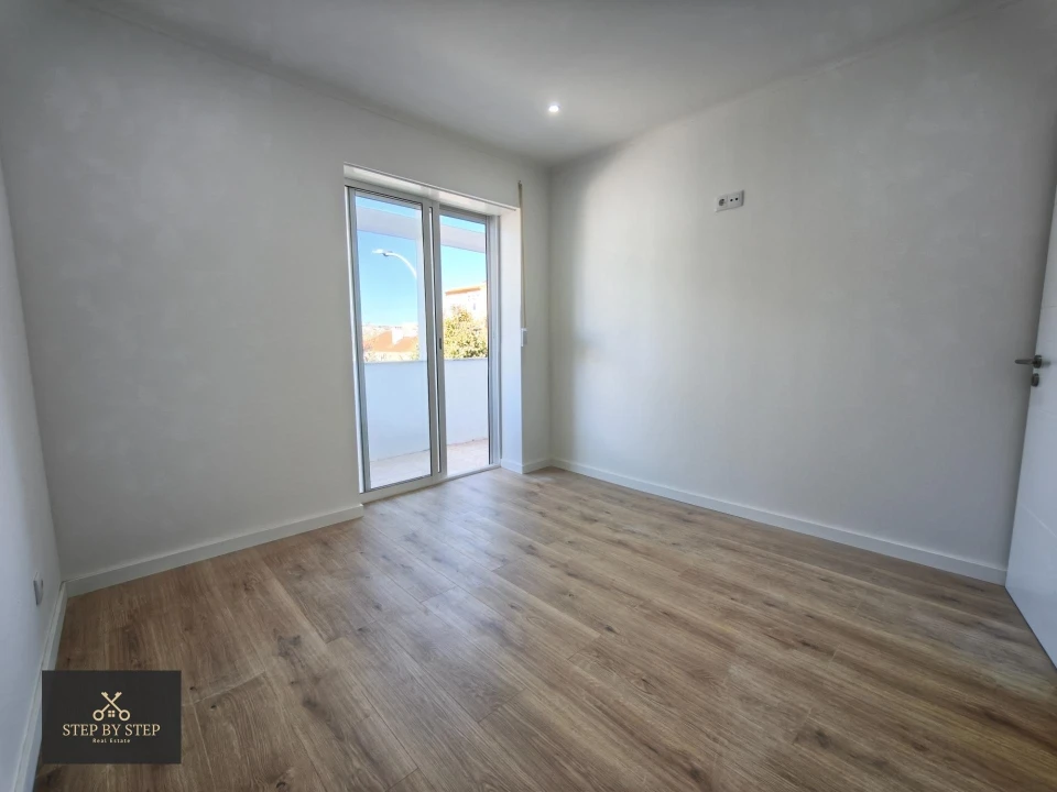 Apartamento T2 para Venda em Venteira Foto 24