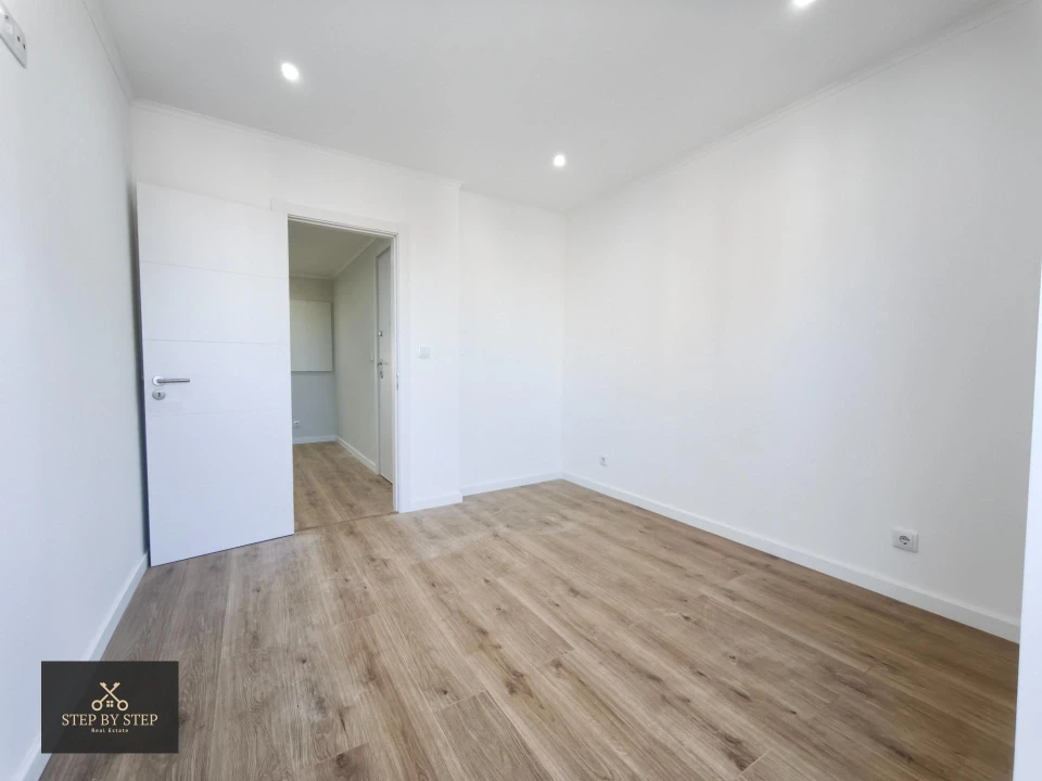 Apartamento T2 para Venda em Venteira Foto 26