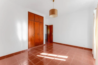 Moradia T4 para Venda em Bacelo e Senhora da Saúde