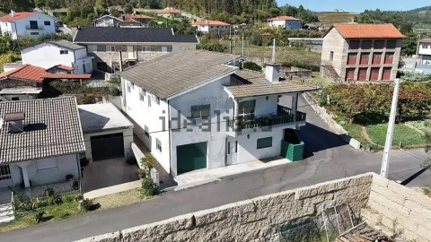Moradia T3 para Venda em Selho São Lourenço e Gominhães