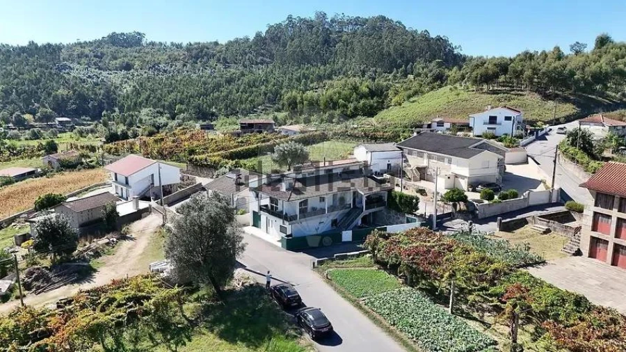 Moradia T3 para Venda em Selho São Lourenço e Gominhães Foto 38