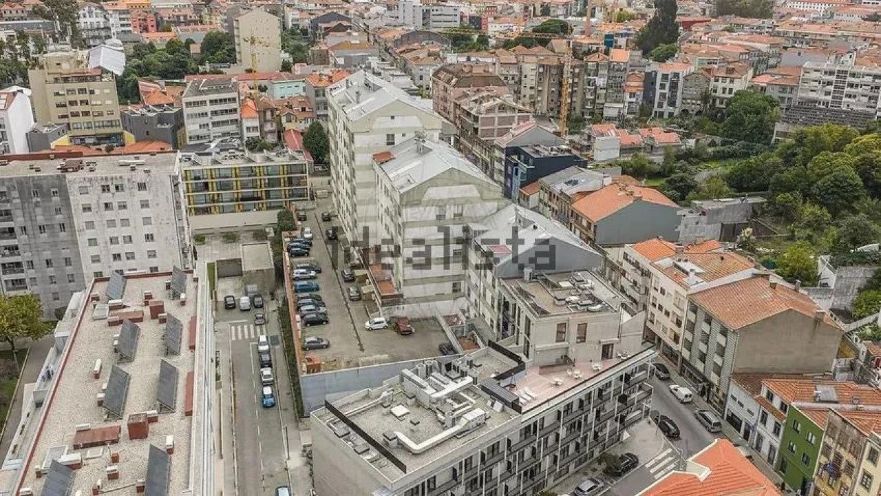 Apartamento T1 para Venda em Paranhos Foto 6