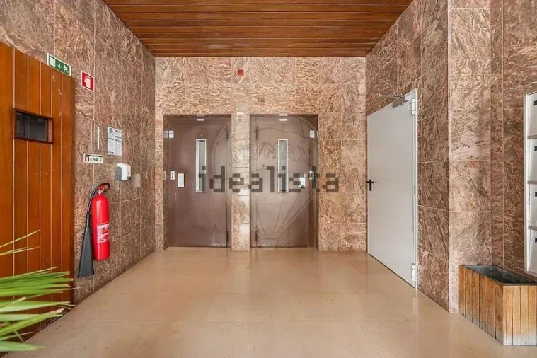 Apartamento T1 para Venda em Paranhos Foto 7