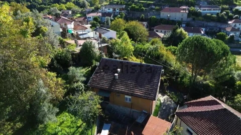 Moradia T4 para Venda em Bouro (Santa Maria)
