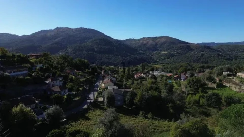 Moradia T4 para Venda em Bouro (Santa Maria)