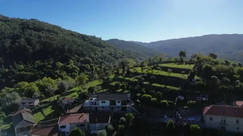 Moradia T4 para Venda em Bouro (Santa Maria)