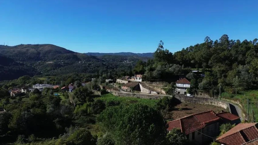 Moradia T4 para Venda em Bouro (Santa Maria) Foto 39