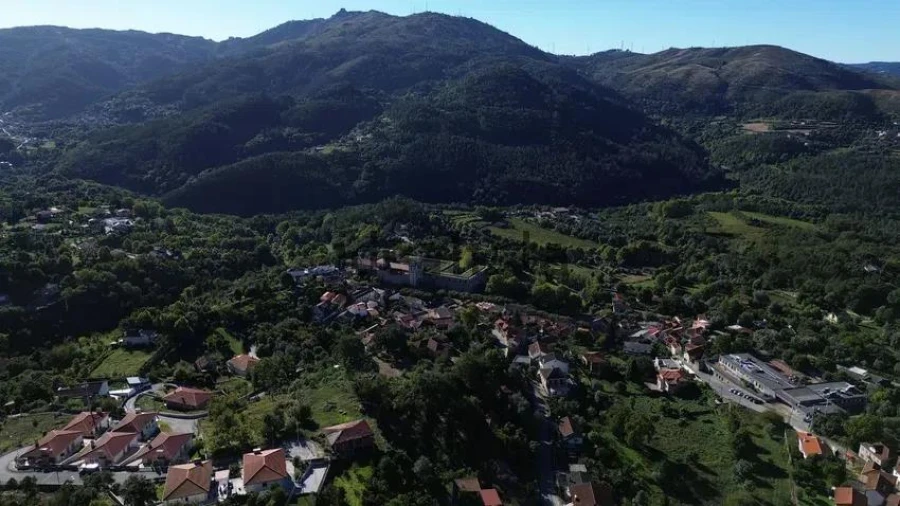 Moradia T4 para Venda em Bouro (Santa Maria) Foto 41