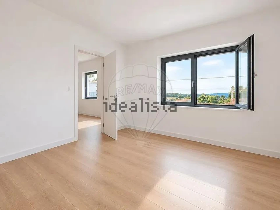 Moradia T2 para Venda em Quinchães Foto 10