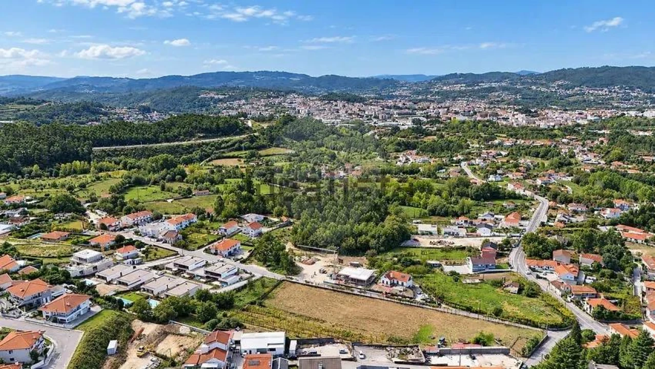 Moradia T2 para Venda em Quinchães Foto 4