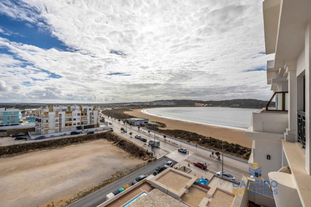 Apartamento T3 para Venda em São Martinho do Porto Foto 2