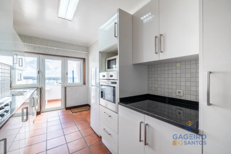 Apartamento T3 para Venda em São Martinho do Porto Foto 12