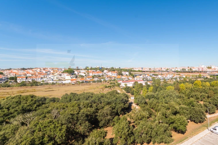 Apartamento T2 para Venda em Corroios Foto 10