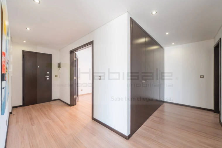 Apartamento T2 para Venda em Corroios Foto 23