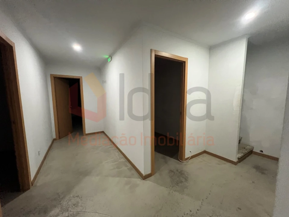 Loja para Venda em Amora Foto 22