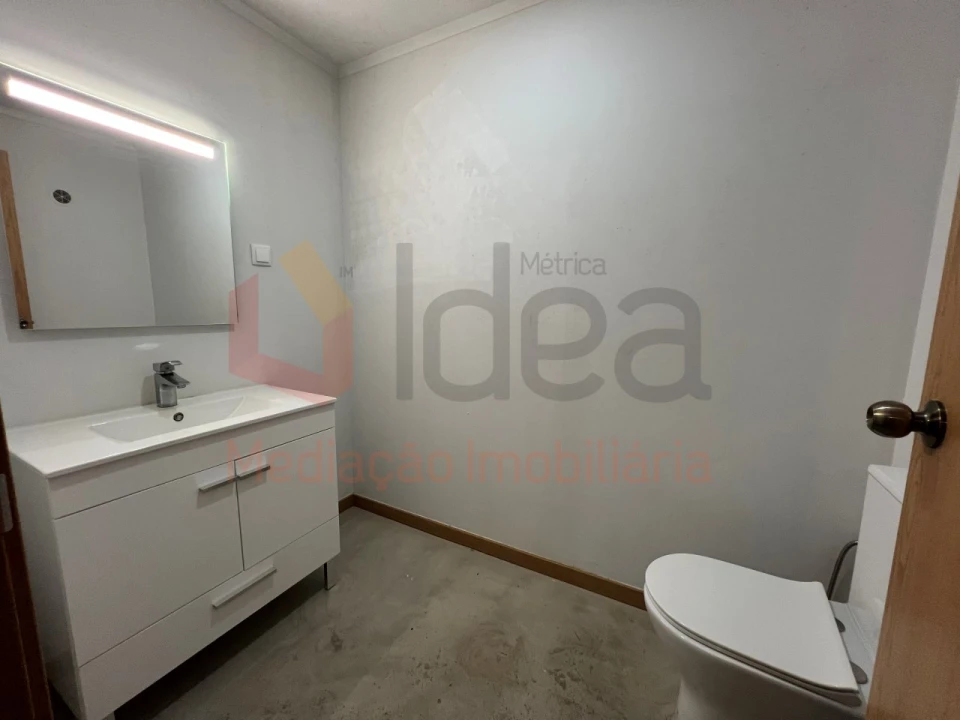 Loja para Venda em Amora Foto 47