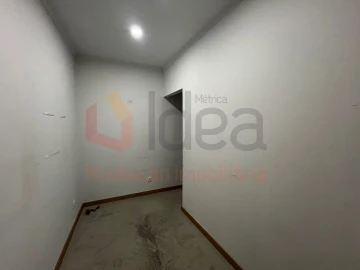 Loja para Venda em Amora