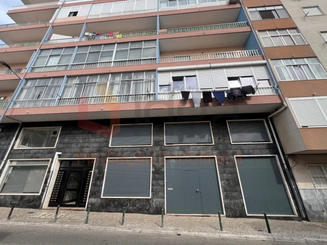 Loja para Venda em Amora Foto 8