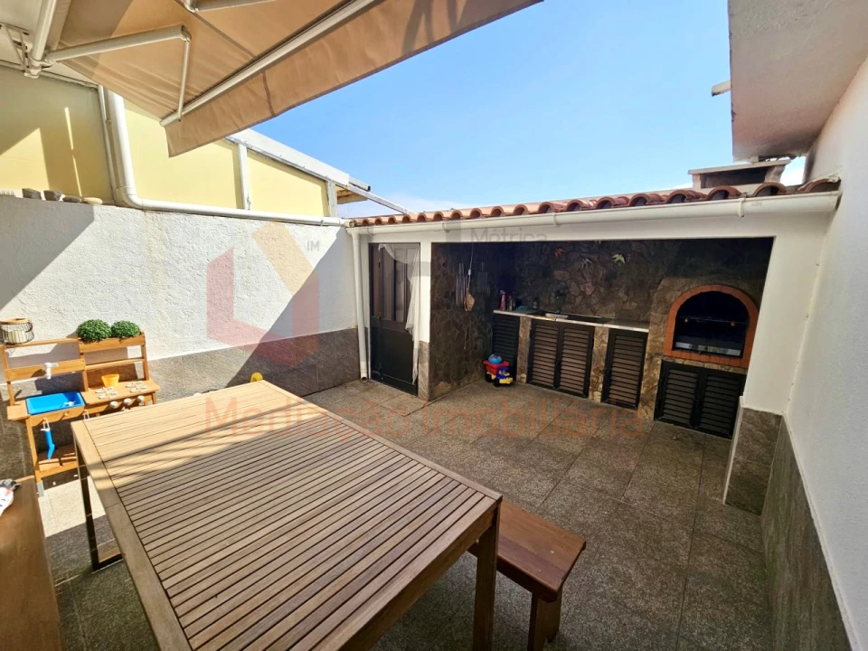 Moradia T3 para Venda em Amora Foto 1