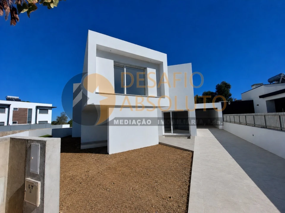 Moradia T4 para Venda em Azeitão (São Lourenço e São Simão) Foto 1