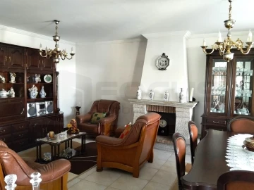 Moradia T4 para Venda em Albergaria-A-Velha e Valmaior