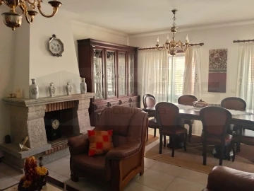 Moradia T4 para Venda em Albergaria-A-Velha e Valmaior