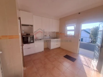 Moradia T3 para Venda em Serra D'El-Rei