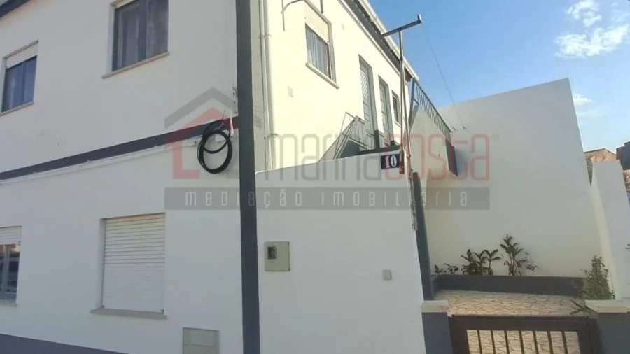 Moradia T3 para Venda em Serra D'El-Rei