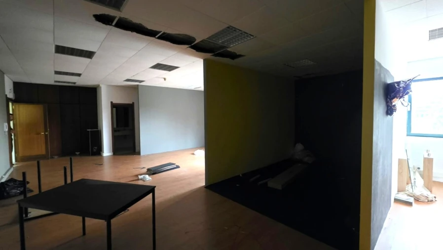 Escritório para Venda em Cidade da Maia Foto 11