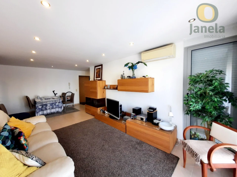 Apartamento T3 para Venda em Faro (Sé e São Pedro) Foto 2