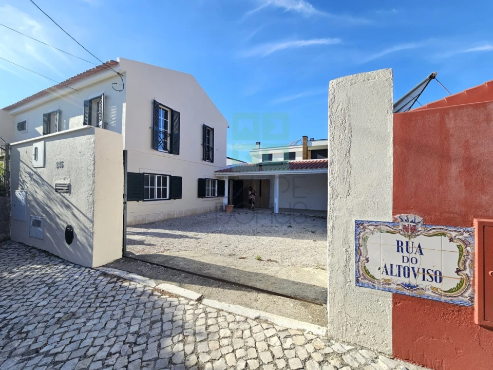 Moradia T4 para Venda em Alcabideche Foto 1