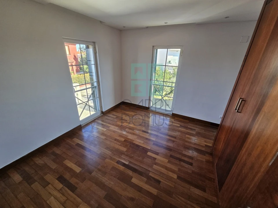 Moradia T4 para Venda em Alcabideche Foto 22