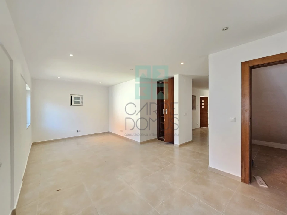 Moradia T4 para Venda em Alcabideche Foto 33