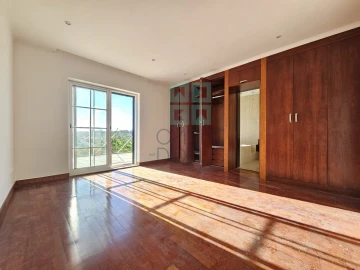 Moradia T4 para Venda em Alcabideche