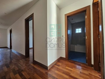 Moradia T4 para Venda em Alcabideche