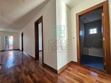Moradia T4 para Venda em Alcabideche