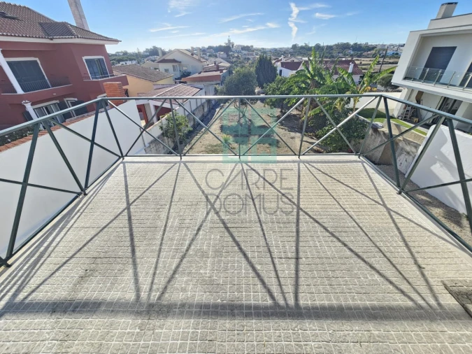 Moradia T4 para Venda em Alcabideche Foto 9
