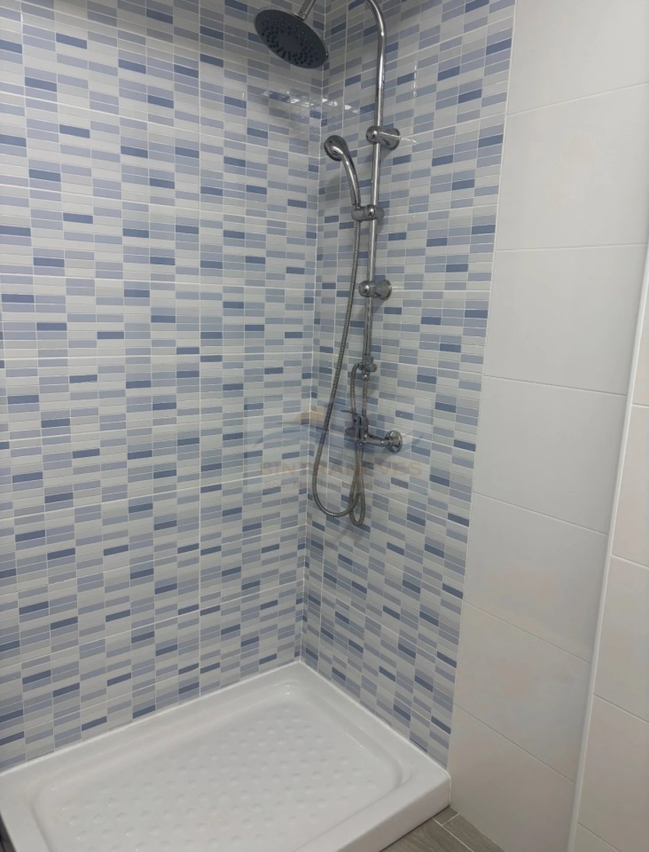 Apartamento T1 para Venda em Fanhões Foto 3