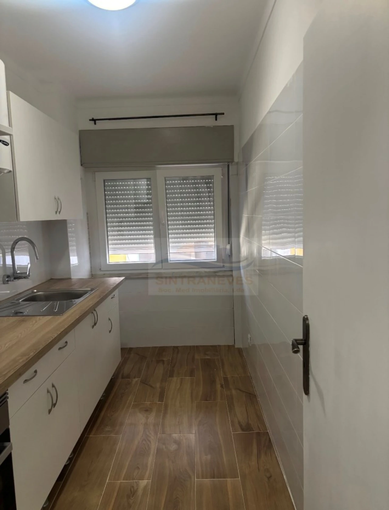 Apartamento T1 para Venda em Fanhões Foto 1