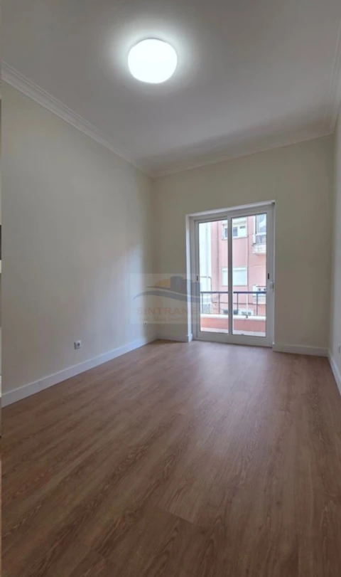 Apartamento T2 para Venda em Mina de Água