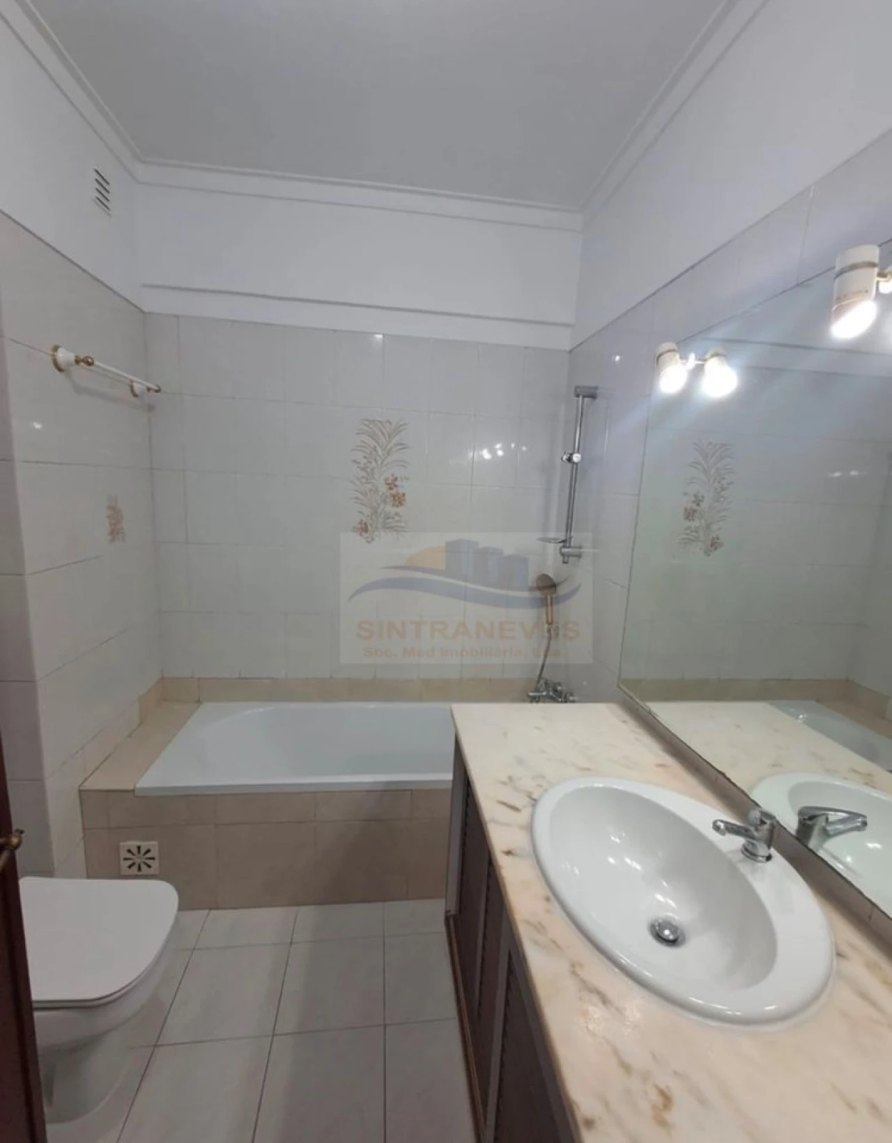 Apartamento T3 para Venda em Massamá e Monte Abraão Foto 6