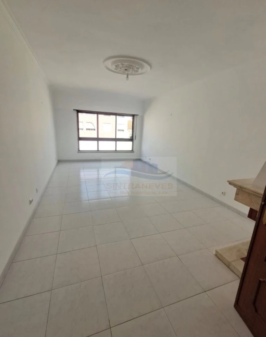 Apartamento T3 para Venda em Massamá e Monte Abraão Foto 4