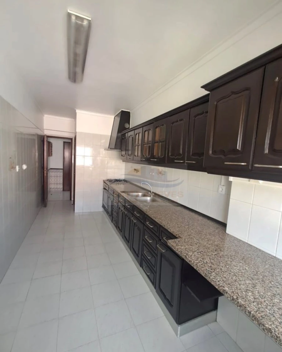 Apartamento T3 para Venda em Massamá e Monte Abraão Foto 2