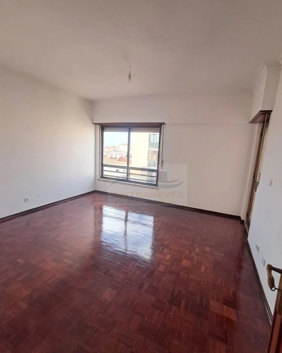Apartamento T3 para Venda em Massamá e Monte Abraão Foto 7
