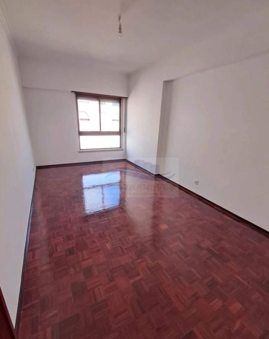 Apartamento T3 para Venda em Massamá e Monte Abraão Foto 8