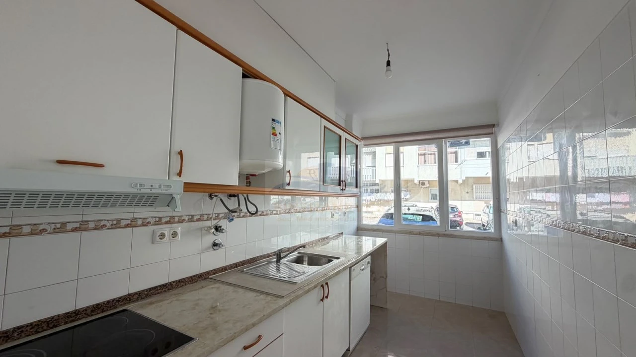 Apartamento T2 para Venda em Falagueira-Venda Nova Foto 1