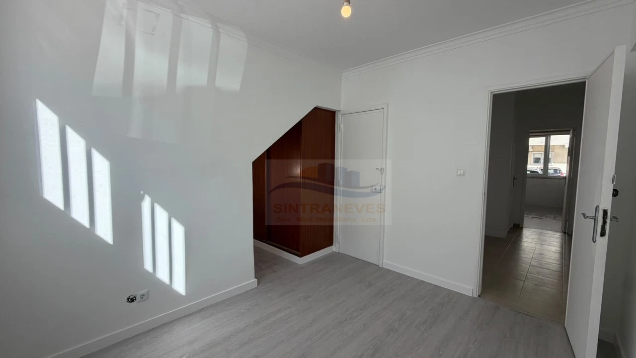 Apartamento T2 para Venda em Falagueira-Venda Nova Foto 13