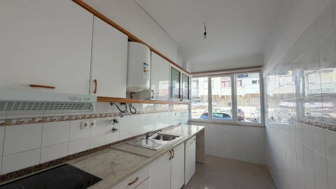 Apartamento T2 para Venda em Falagueira-Venda Nova